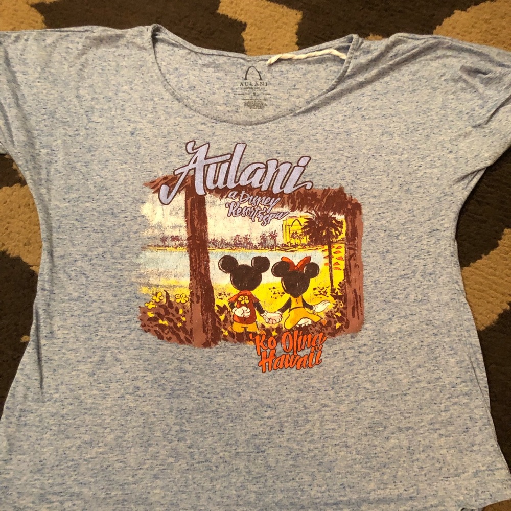 Disney ladies aulani shirt size medium
